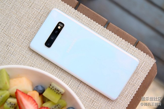 看得见摸得着的全面提升，称三星Galaxy S10+是机皇实至名归