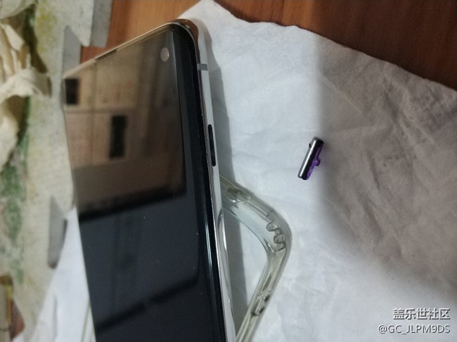 这几个按键手指也能扣下来，这样还能防水吗？