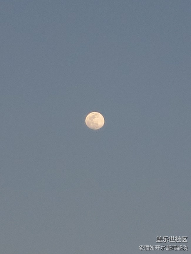 傍晚拍个10倍月亮