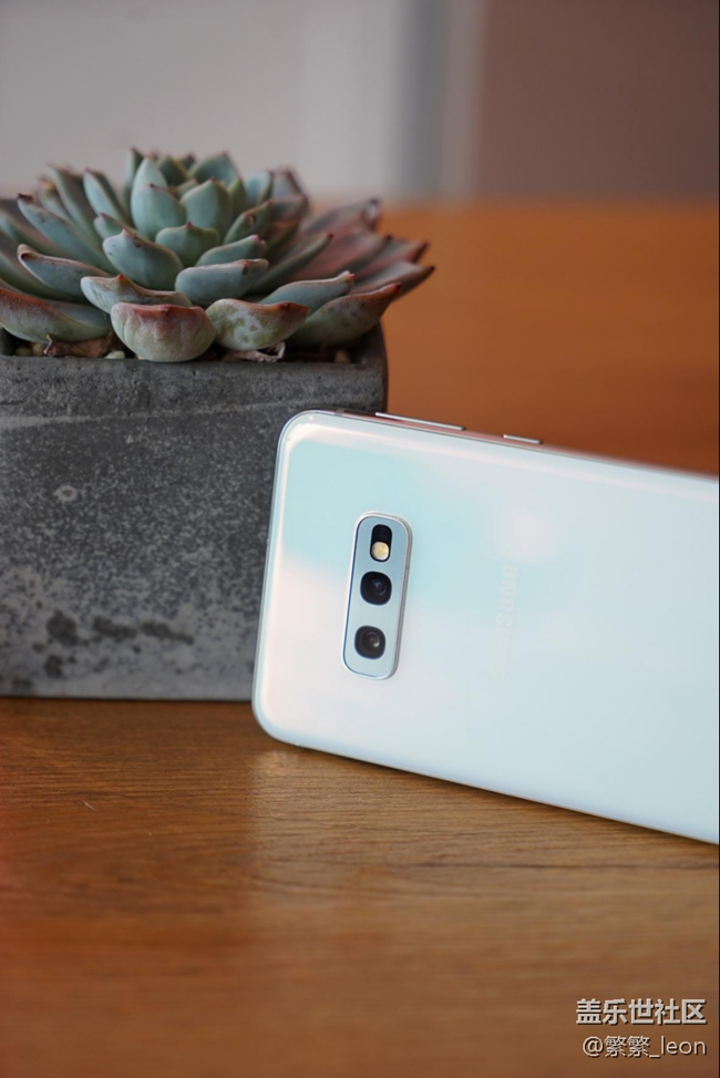 三星Galaxy S10e 除了小屏旗舰，还有什么优胜之处？