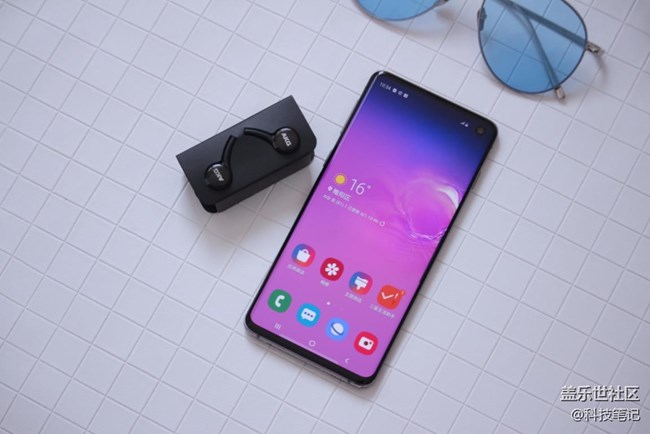 三星Galaxy S10评测：机皇之路的精彩表现让它神采奕奕