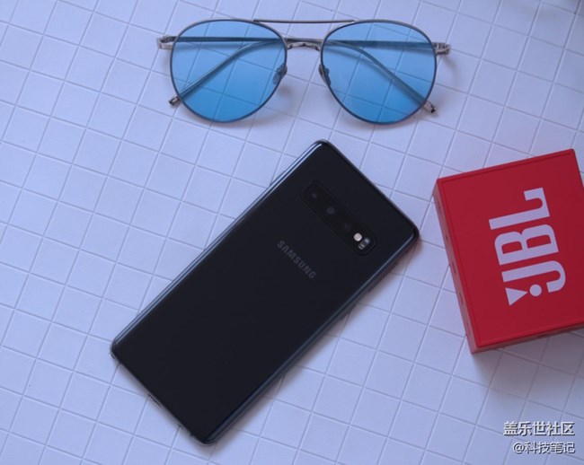 三星Galaxy S10评测：机皇之路的精彩表现让它神采奕奕