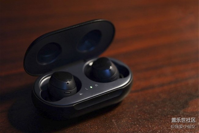 三星Galaxy buds，一款AKG音质的耳机！