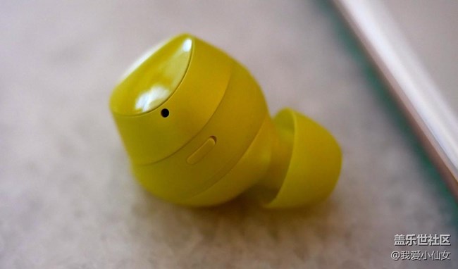 想成天戴还想保护耳朵？对，说的就是三星GalaxyBuds！