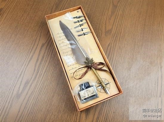 三星Galaxy Note 10邀请函开箱：这设计还是第一次见