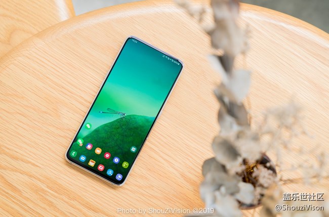 翻转摄像头打来的极致全面屏，三星Galaxy A80实拍图赏