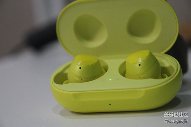轻便小巧又骚气的Galaxy Buds 赏析