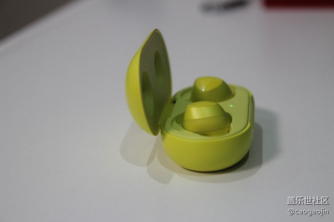轻便小巧又骚气的Galaxy Buds 赏析
