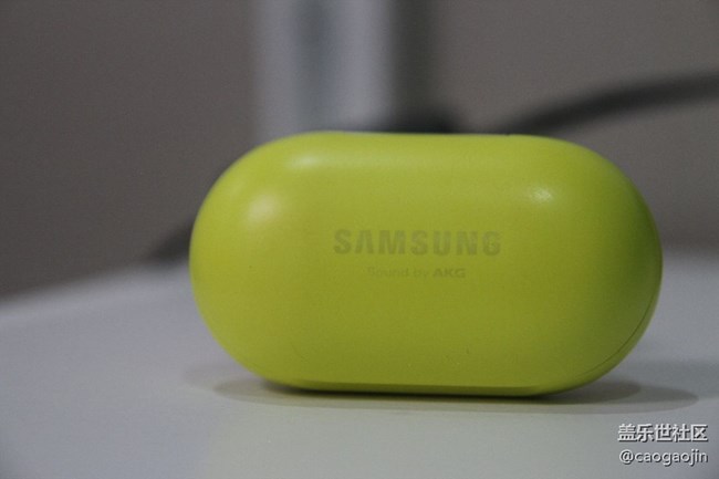 轻便小巧又骚气的Galaxy Buds 赏析