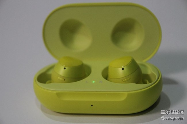 轻便小巧又骚气的Galaxy Buds 赏析
