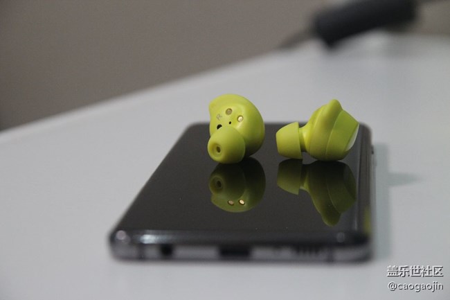 轻便小巧又骚气的Galaxy Buds 赏析