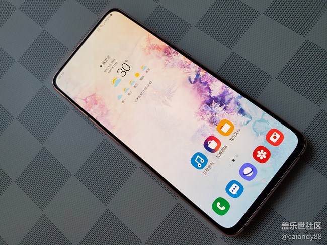 翻转三摄加持 -Galaxy A80评测