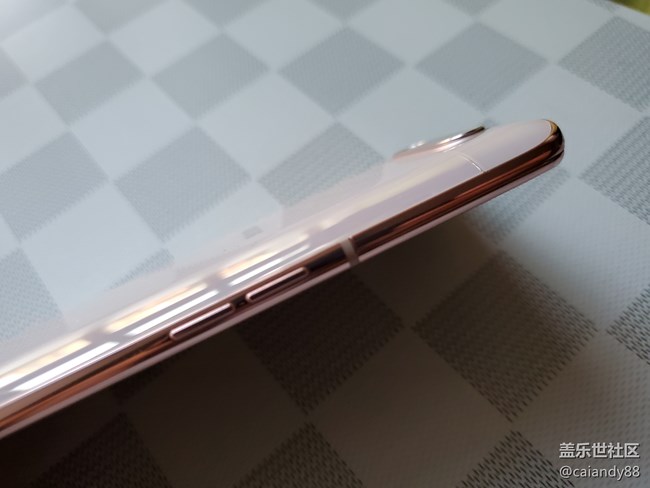 翻转三摄加持 -Galaxy A80评测
