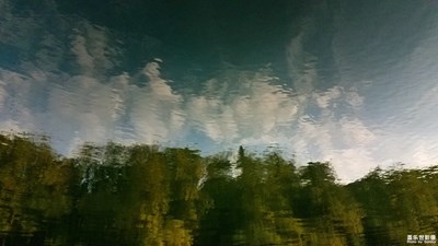 护城河边