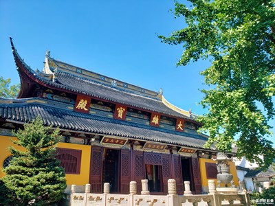 【西园古寺】