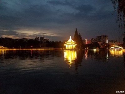 光与暗