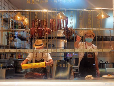 【浅秋时光】+南宁夜晚街景抓拍