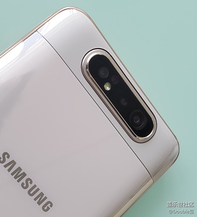 三星Galaxy A80：翻转的艺术