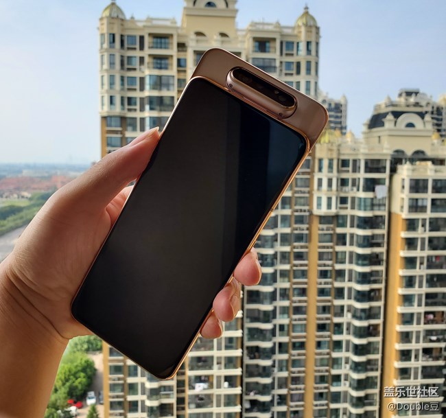 三星Galaxy A80：翻转的艺术