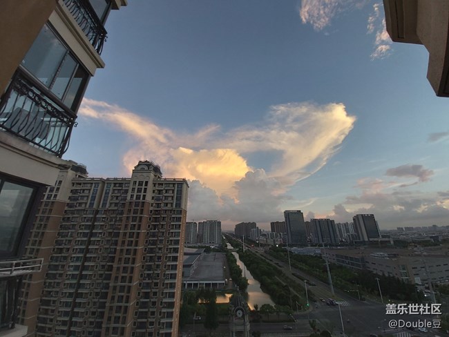 三星Galaxy A80：翻转的艺术