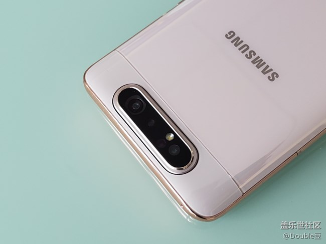三星Galaxy A80：翻转的艺术