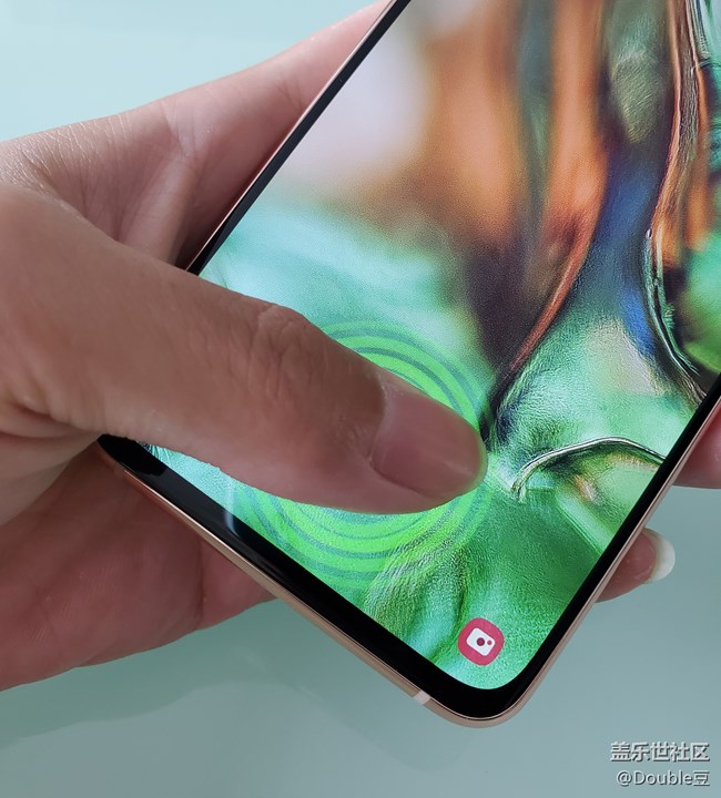 三星Galaxy A80：翻转的艺术