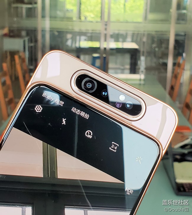 三星Galaxy A80：翻转的艺术