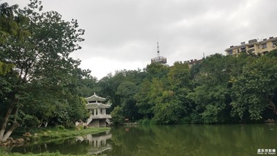 傍晚的银河公园