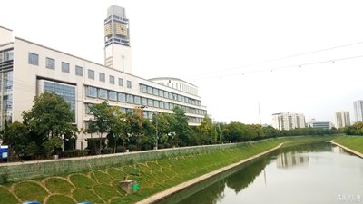 另一个角度的市图书馆