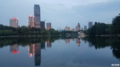 【夜色阑珊】+夜幕将临的公园