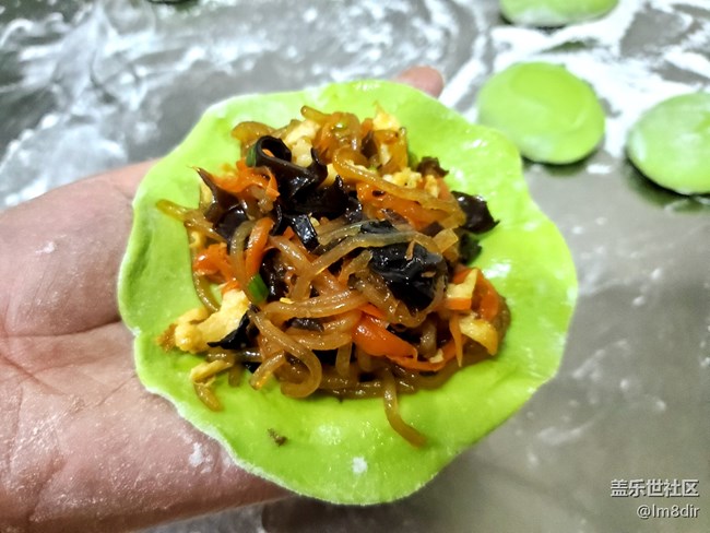 第一次尝试不一样的粉丝包，还蛮好吃的。