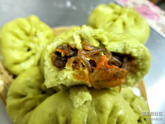 第一次尝试不一样的粉丝包，还蛮好吃的。