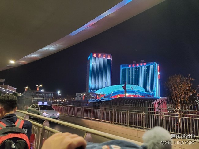 note10+  5g版9.12号购买逆光拍摄夜景出现不同“鬼影“