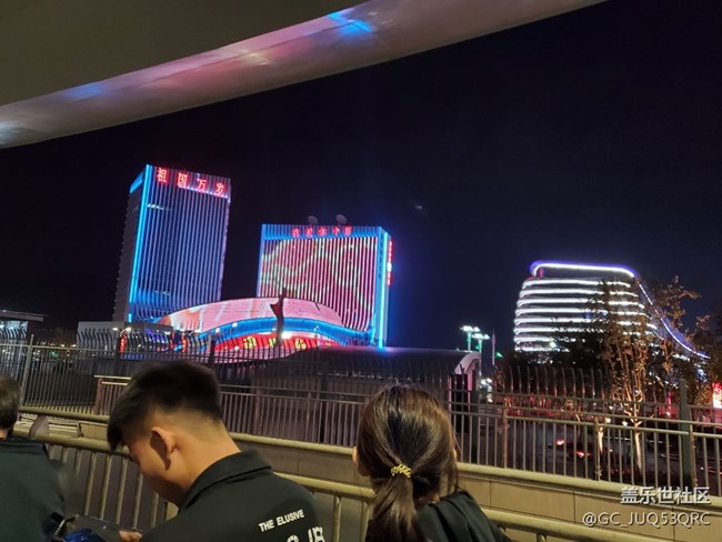 note10+  5g版9.12号购买逆光拍摄夜景出现不同“鬼影“