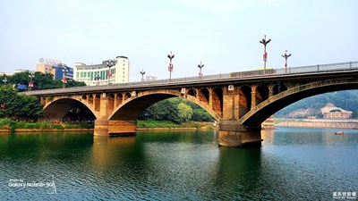 随手拍拍城镇、河流、天空