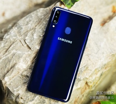 提到“超值”，你能想到三星什么机型？