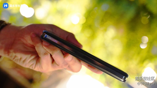 开合之间两个世界 Samsung Galaxy Fold美图赏
