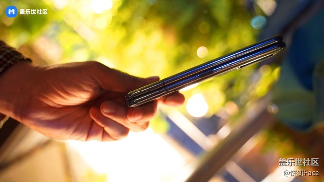 开合之间两个世界 Samsung Galaxy Fold美图赏