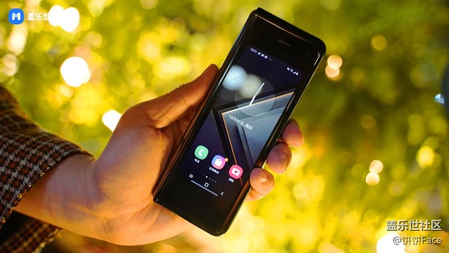 开合之间两个世界 Samsung Galaxy Fold美图赏