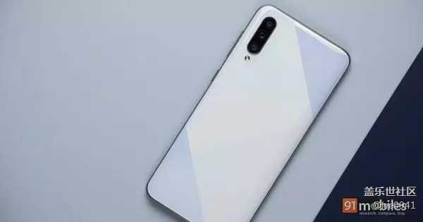三星A51真机图片曝光 后置三摄/Exynos 9630处理器 三星A51真机图片曝光 后置三摄/Exynos 9630处理器