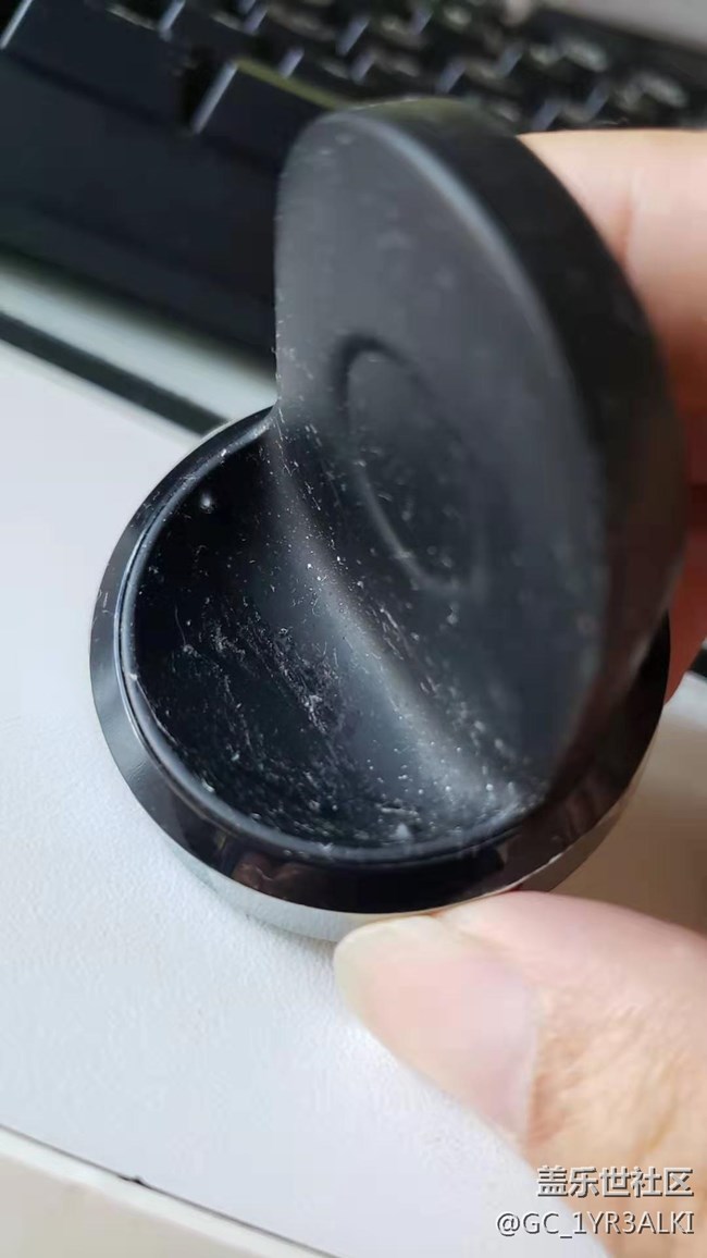 gear手表充电底座漆融化