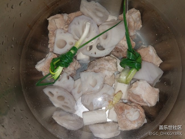 【暖胃好食】+山药莲藕小排汤 【暖胃好食】+山药莲藕小排汤
