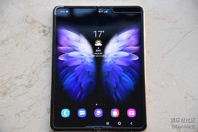 额姐嘤Galaxy W20外观简析：精致大方的超炫逼格手机