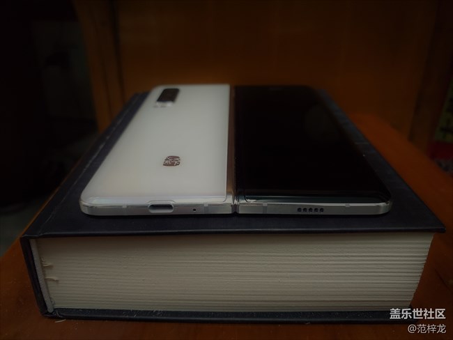 三星W20 5G 从翻盖到折叠的真诚之做