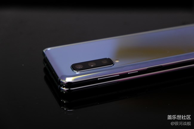 Galaxy Fold-剪影的你轮廓太好看