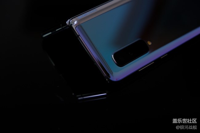 Galaxy Fold-剪影的你轮廓太好看