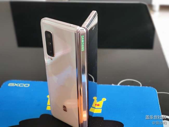 三星W20 5G：全新形态 超越期待