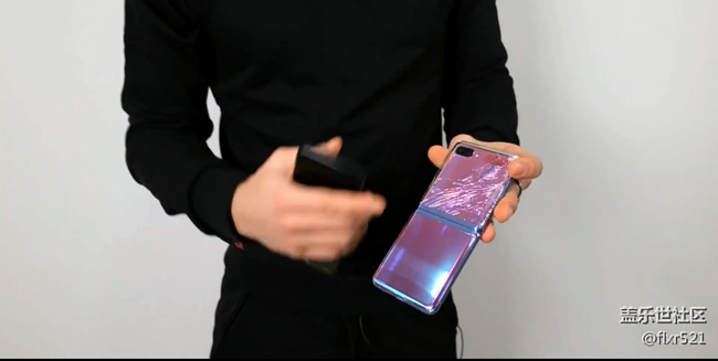 三星Galaxy z flip跌落测试对比摩托罗拉Razr