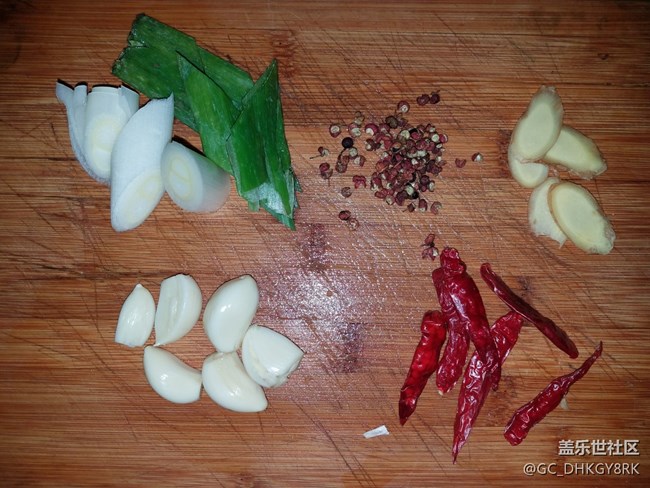 【家常菜】+汪丫鱼炖豆腐 【家常菜】+汪丫鱼炖豆腐