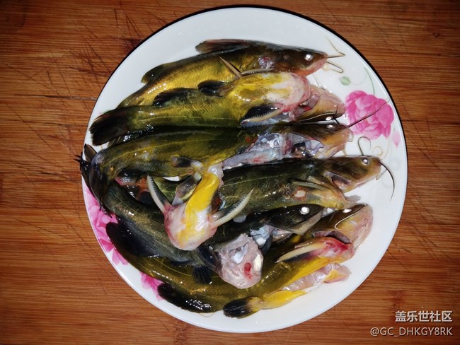 【家常菜】+汪丫鱼炖豆腐 【家常菜】+汪丫鱼炖豆腐